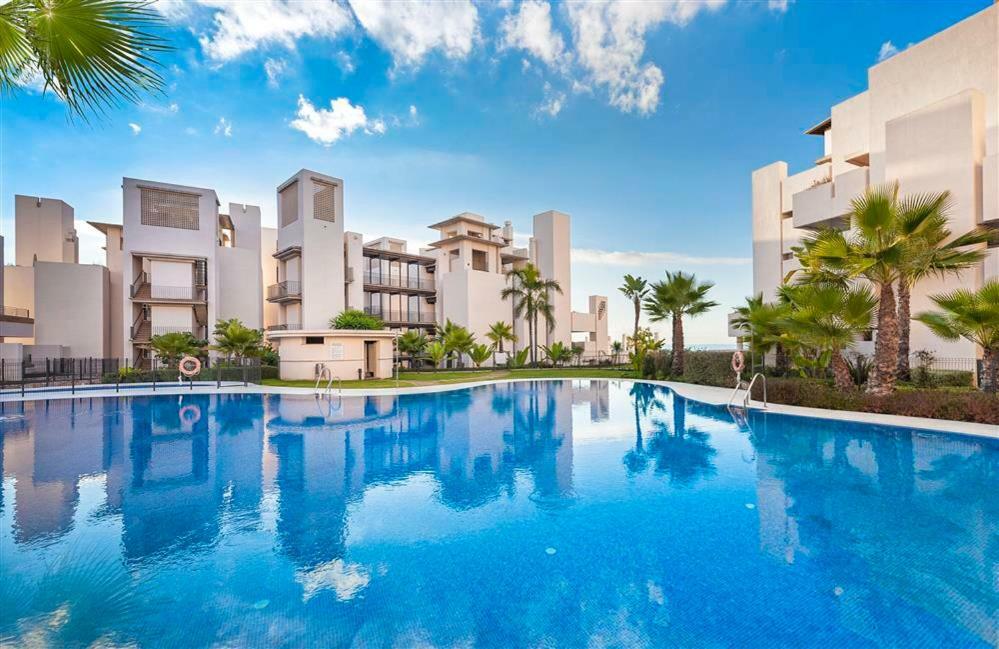Bahia De La Plata Luxury Apartments Estepona Zewnętrze zdjęcie